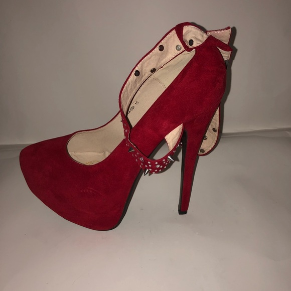 Women’s High Heels - Picture 2 of 2